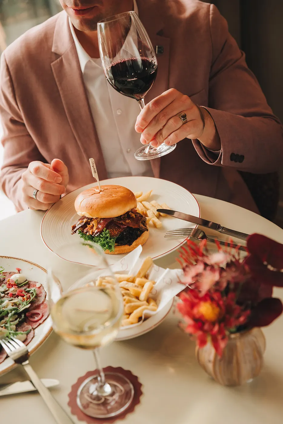 Burger en wijn bij Bistro Bicyclette
